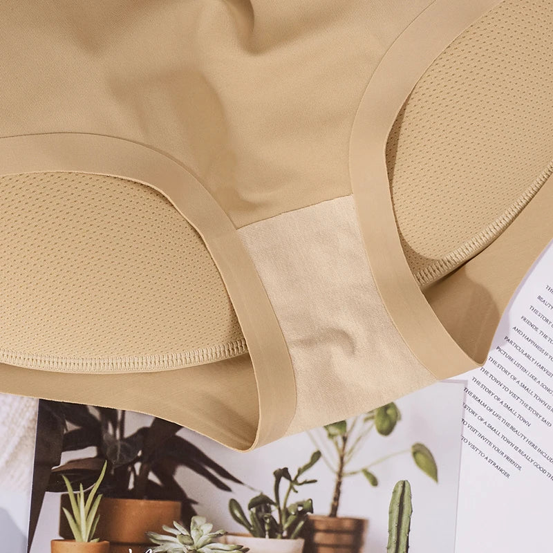 CurveBoost™ Padded Mid-Waist Enhancer